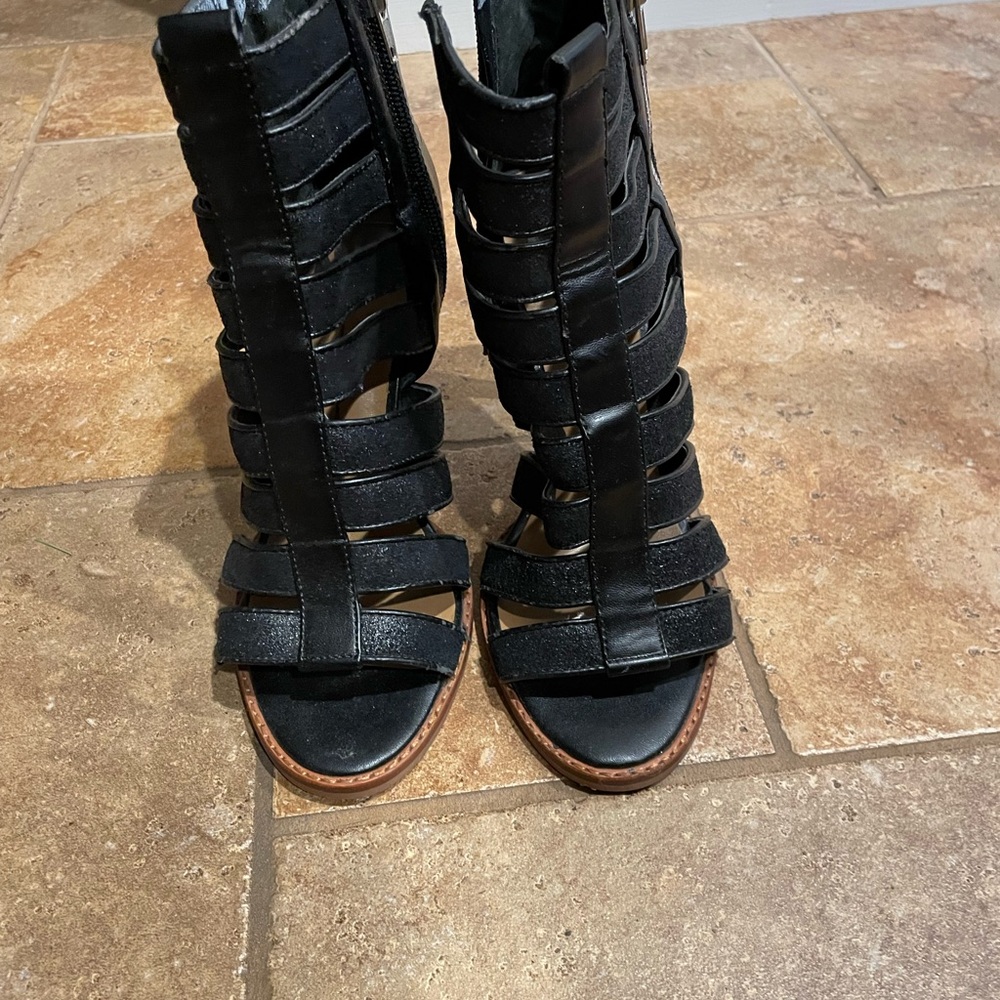 Black Dolce Vita Cage 4” Sandals With Zipper Size 8